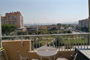 Studio vue mer Port de Hyères